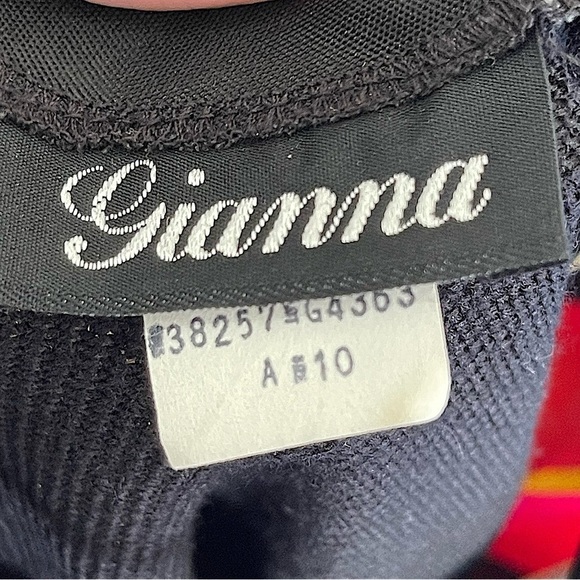 VINTAGE Gianna Black Knit Sweater with Bright Silky Print Sleeves & Applique 10 - Picture 3 of 8